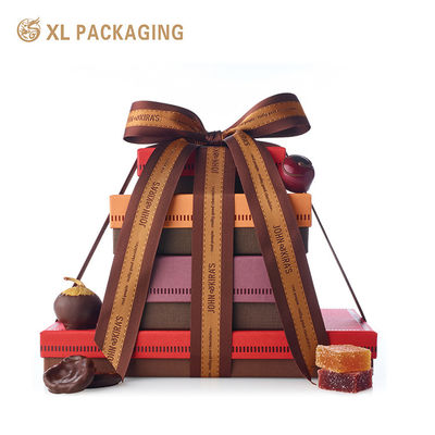 리본 보우와 종이 삽입으로 주문된 골드 포일 초콜릿 선물 상자  Luxury Holiday & Corporate Hampers